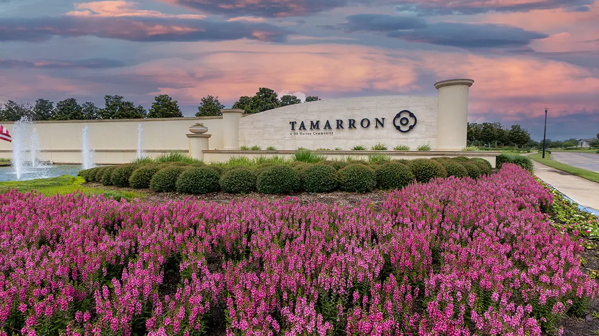 katy-tamarron-flowers-amenities
